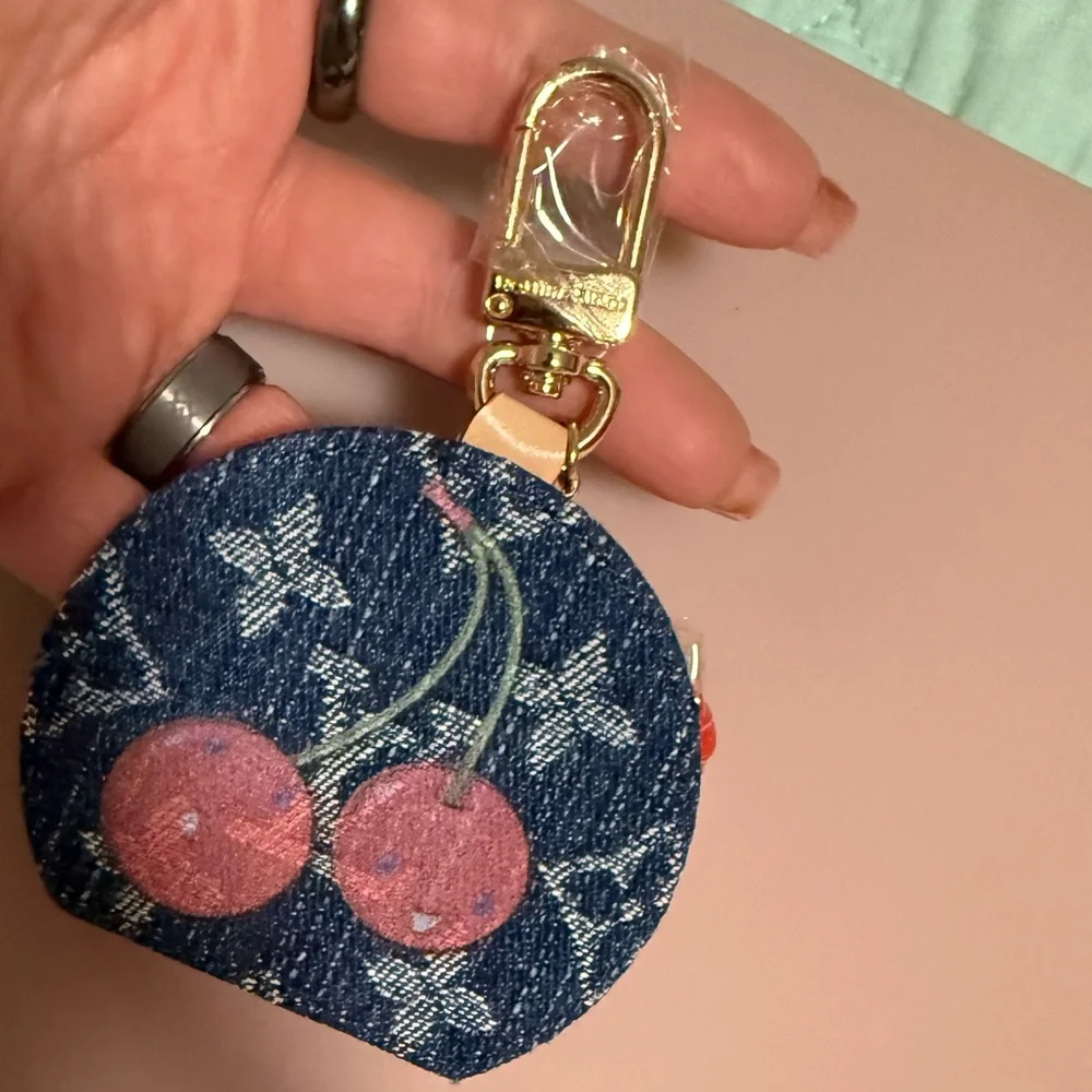 Bag Charm/Key Holder Luxury Murakami mirror with Red Cherries 🍒 - Picture 2 of 4